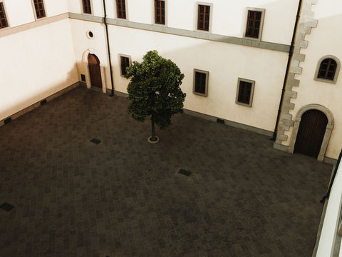 Florence Courtyard